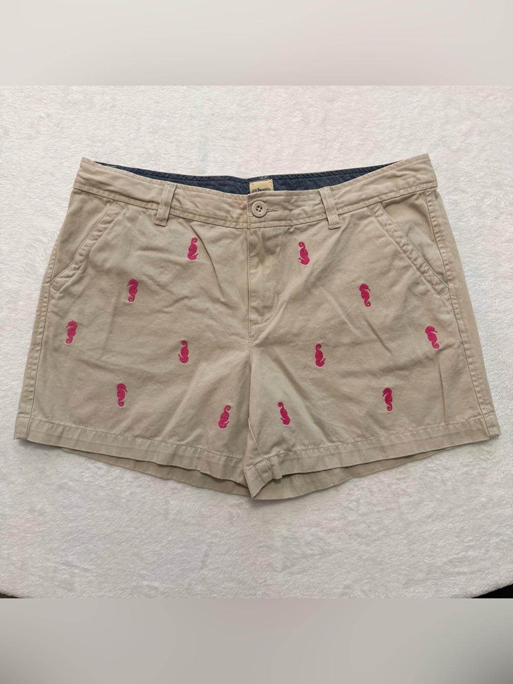 G.H. Bass & Co. Khaki Women's Shorts with Pink Embroidered Seahorses Size 14
